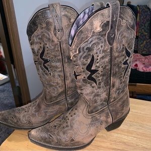 9.5 M width Women’s Laredo cowgirl boots